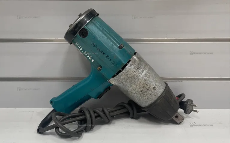 Электрический ударный гайковерт Makita 6906