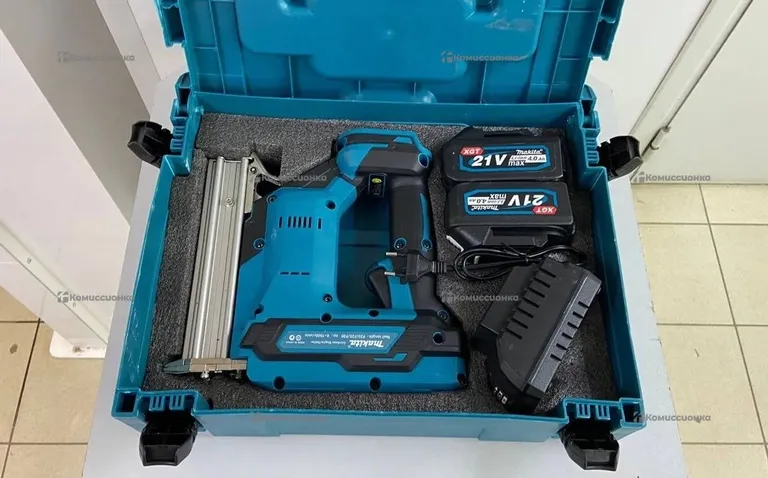 Аккумуляторный гвоздезабивной пистолет Makita Rep