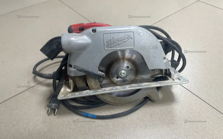 Дисковая пила Milwaukee SCS 65 Q