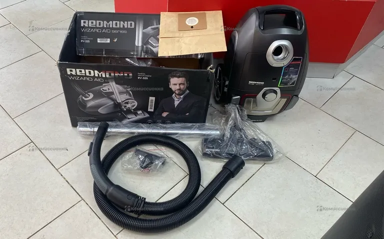 Пылесос Vacuum Cleaner RV-325